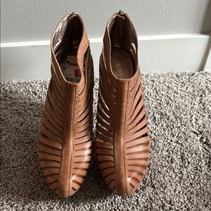 Women's Tan Cutout Ankle Boots